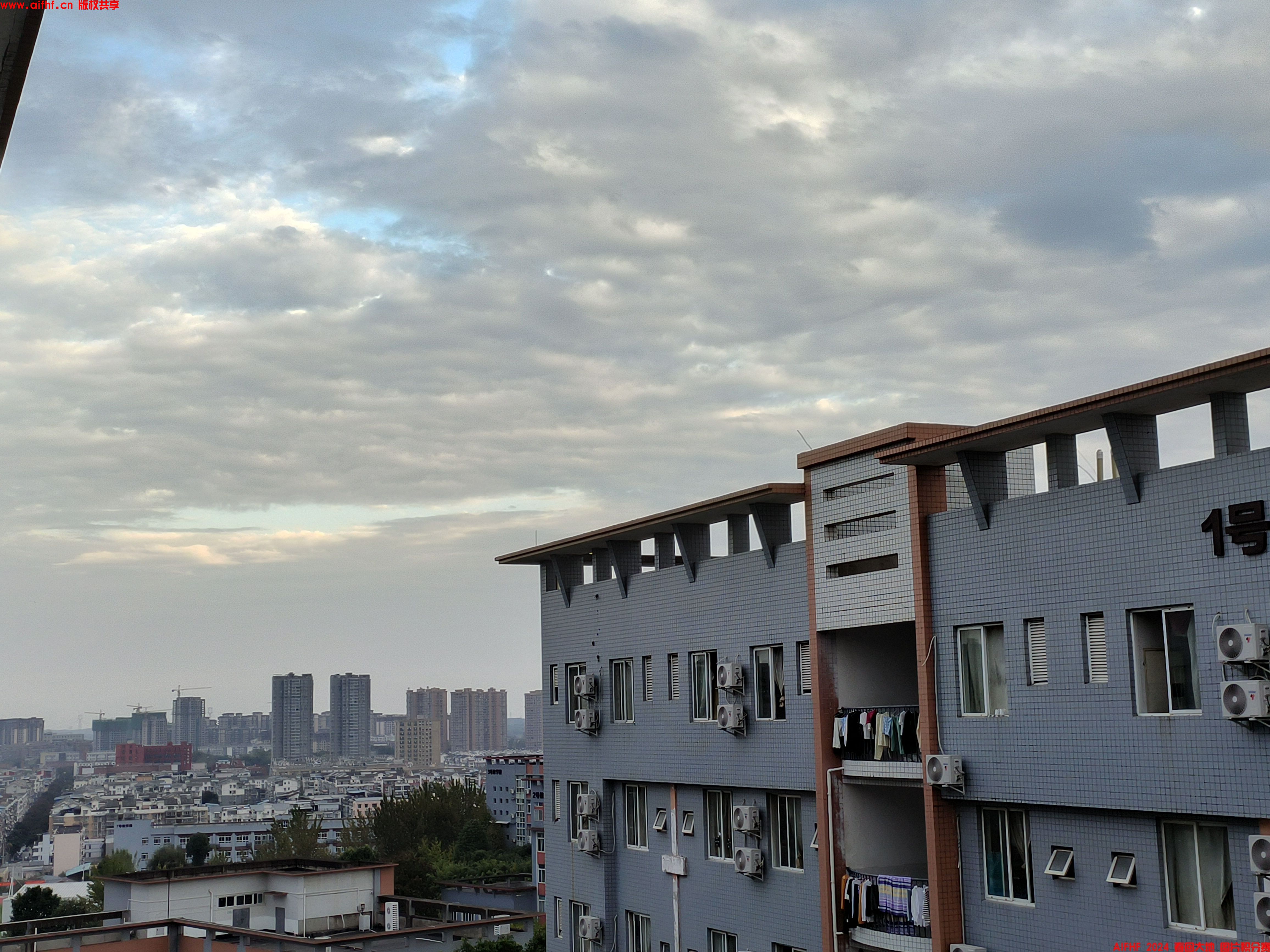 无名氏：同样的天空不一样的日出日落（多图）